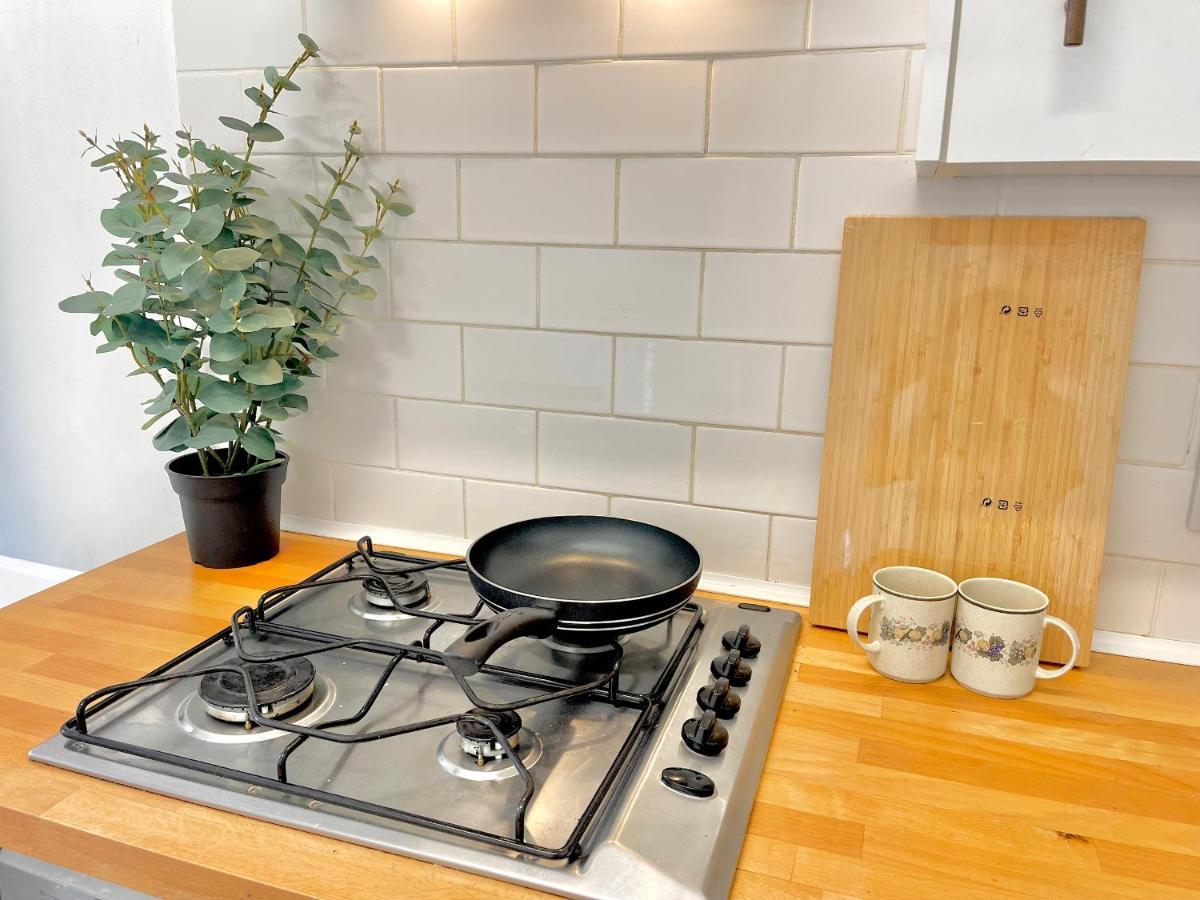 Archway Station Big Bedroom Flat Лондон Екстериор снимка