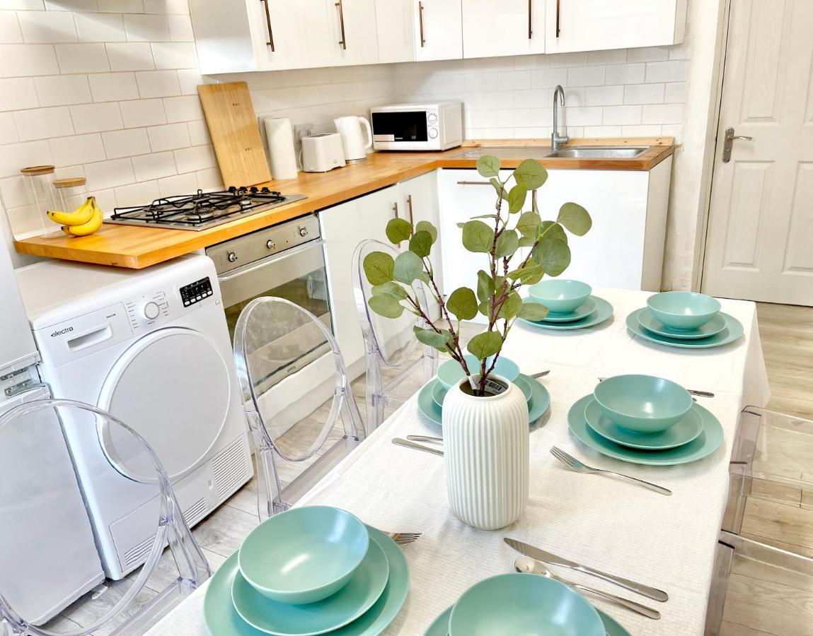 Archway Station Big Bedroom Flat Лондон Екстериор снимка