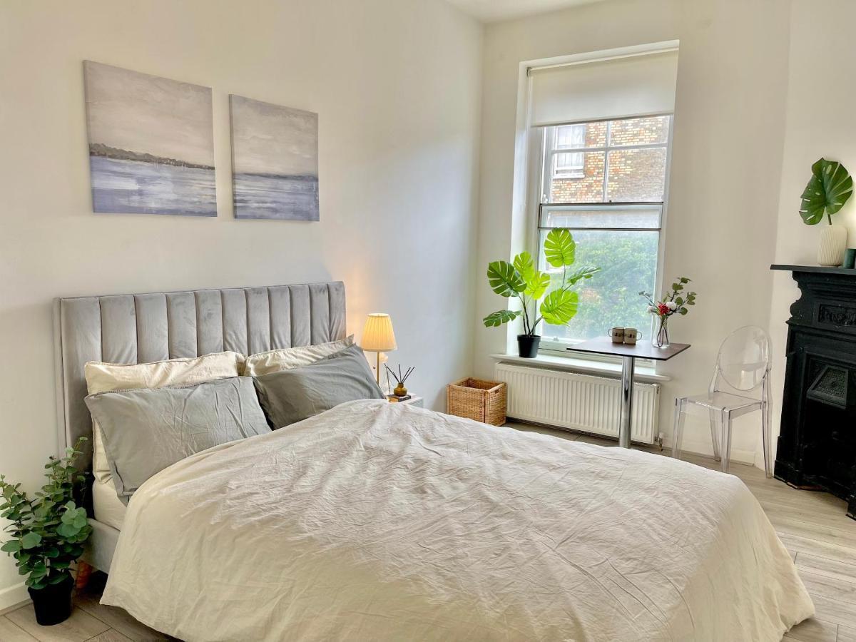 Archway Station Big Bedroom Flat Лондон Екстериор снимка
