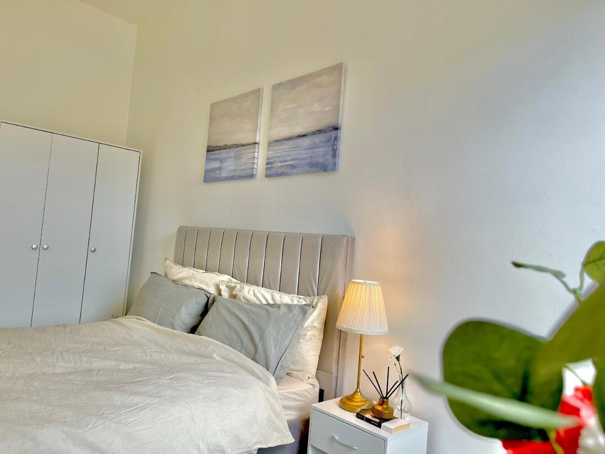 Archway Station Big Bedroom Flat Лондон Екстериор снимка